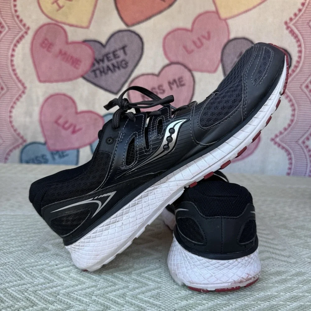 Size 9.5 - Saucony Tornado‎ 2 Low Mens Running Shoes Black Red White S25439-10